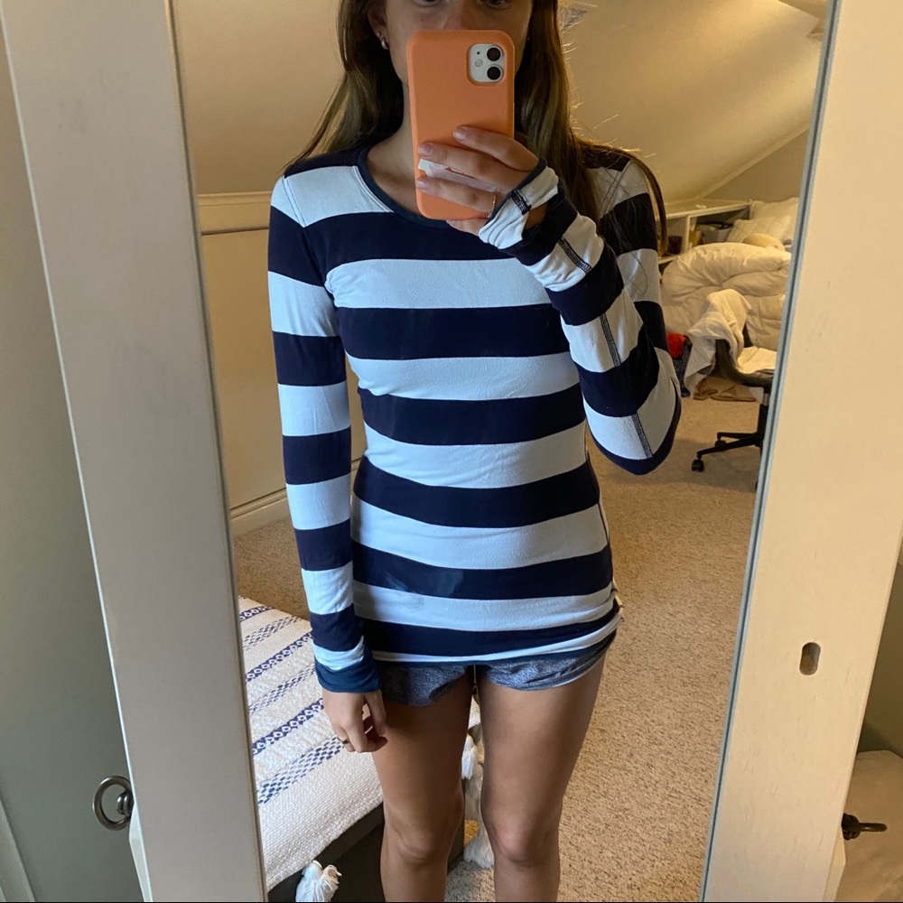 Lululemon Reservable Long sleeve blue and white
